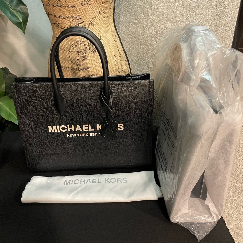 SOLD!!!! NWT Michael Kor Mirella Medium Tote Bag